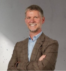 Dean Hallows, Managing Director of Dental Directory UK and Ireland