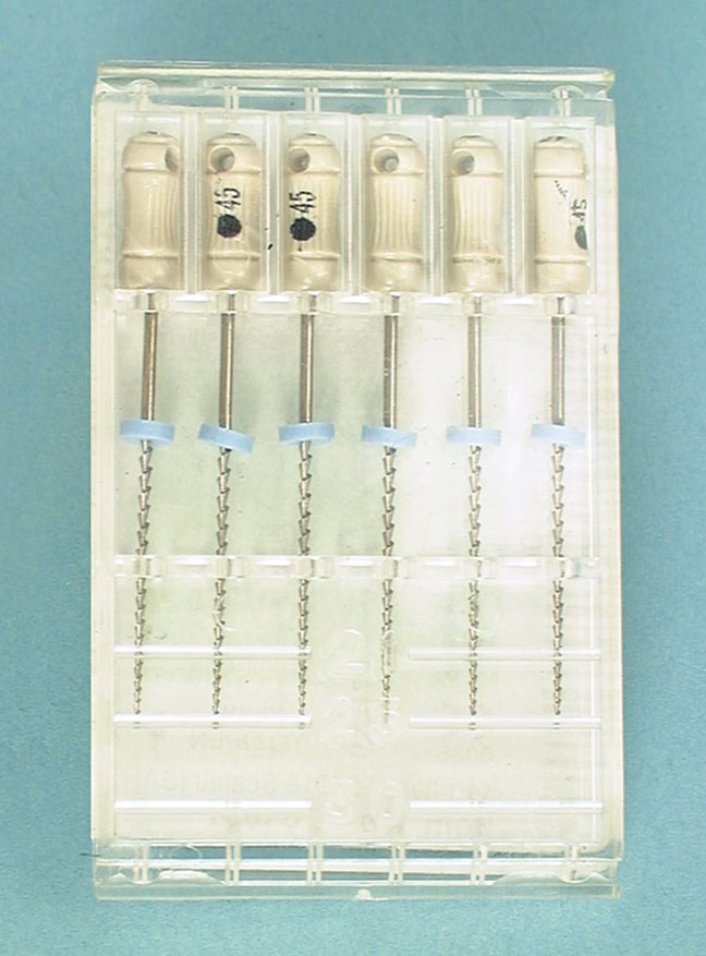 Hedstrom File 25mm Size 45 White